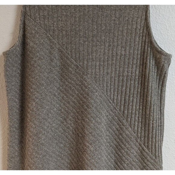 Women's Sunday In Brooklyn Sleeveless Mock Neck Hi-Low Hem Ribbed Top Medium - Picture 3 of 8